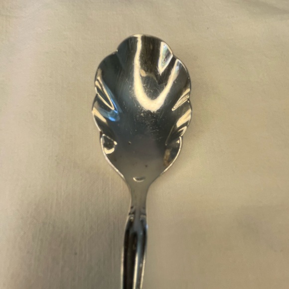 Sugar Spoon Scalloped Spoon International Silverplate Interlude. Silver plated - Picture 2 of 7